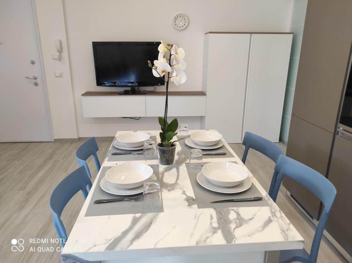Blu Apartment Civitanova Marche Bagian luar foto